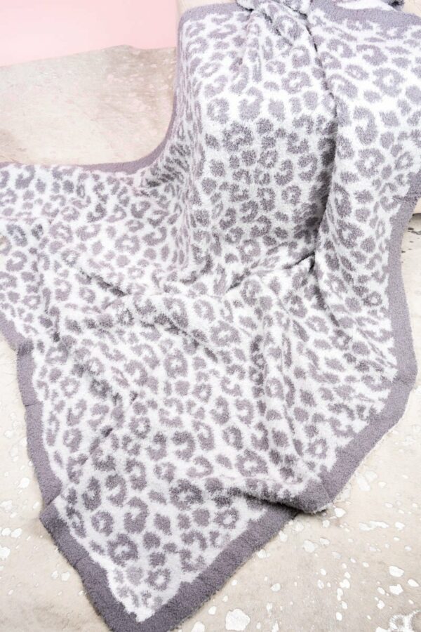 Cozy Leopard Blankets - Image 10