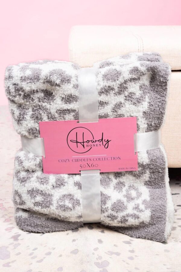 Cozy Leopard Blankets - Image 11