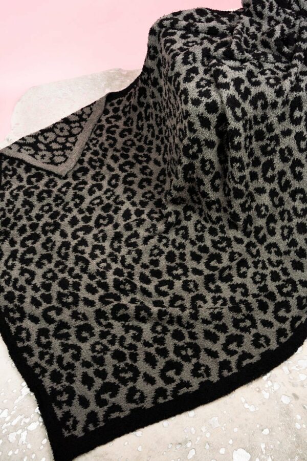Cozy Leopard Blankets - Image 4