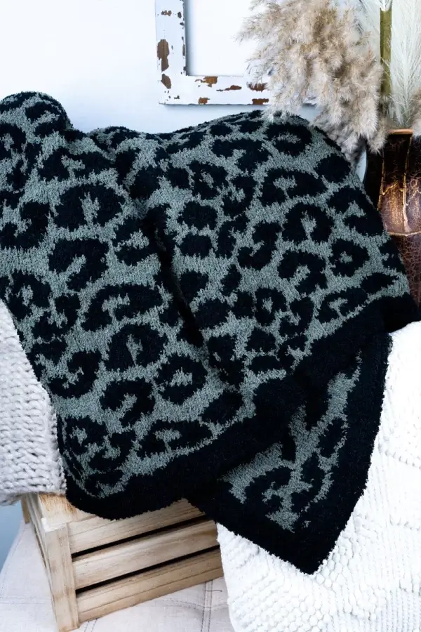 Cozy Leopard Blankets - Image 3